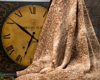 Deer Fawn Print Faux Fur Minky Throw Blanket: Luxury Home Decor