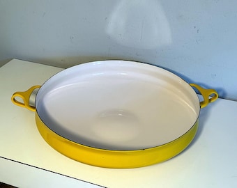 Paella grande Dansk Kobenstyle amarilla limón IHQ Francia Bandeja de utensilios de cocina para saltear esmaltada de 13,5 pulgadas Plato para servir Jens Harold Quistgaard