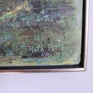 Puede incluir: Un primer plano de una pintura con un estilo abstracto texturizado. La pintura est&aacute; firmada "Ruth Patton" en la esquina inferior derecha.