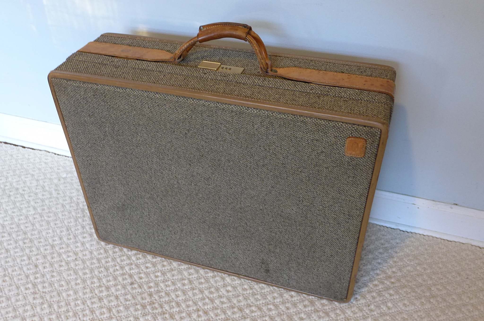 Hartman Luggage 24x18x7 Tweed & Belting Leather Vintage Travel
