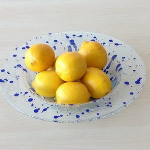 Moderne Minimalist geschmolzenes Glas Obstschale. Herzstück Obstschale. Minimalistische Glasschale. Kobaltblaue Akzente Glasschale. Designer Glas Schüssel
