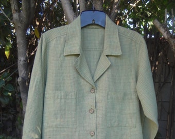 PLAID LINEN SHIRT , medium  weigth. 2 pockest ,Long Sleeve, Green color.