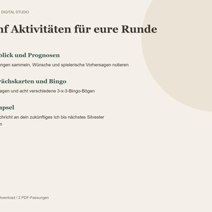 以下が含まれることがあります： Maybels Digital Studioによる「F&uuml;nf Aktivit&auml;ten f&uuml;r eure Runde」というタイトルのデジタル文書。R&uuml;ckblick und Prognosen、Gespr&auml;chskarten und Bingo、Zeitkapselの3つのアクティビティが説明付きで記載されています。下部にはDigitaler Downloadと2 PDF-Fassungenと記されています。