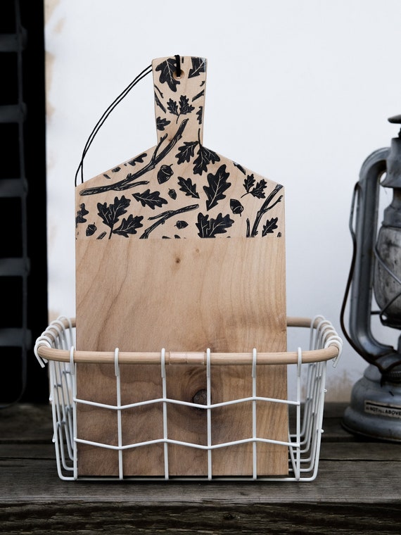 Charcuterie Serving Platter In Sycamore - Oak Leaf Pattern