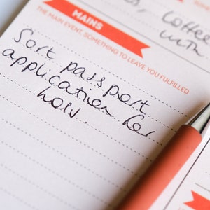 Daily planner notepad ideal for use at home or at work.