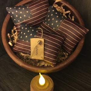Primitive American Flag Bowl Fillers