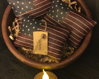 Primitive American Flag Bowl Fillers