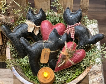 Primitive Black Barn Cats and Hearts Bowl Fillers / Ornies