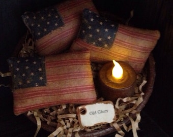 Primitive American Flag Bowl Fillers