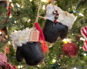 Primitive Santa’s Mittens Ornaments / Bowl Fillers