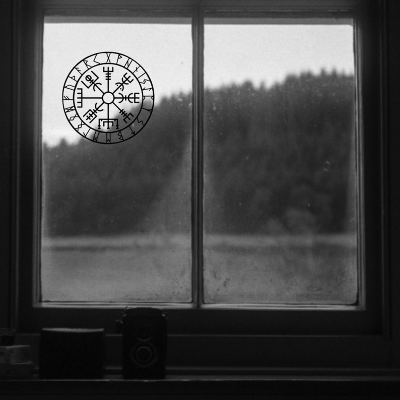 Nordischer Kompass mit Runen Vegvisir Bild 10