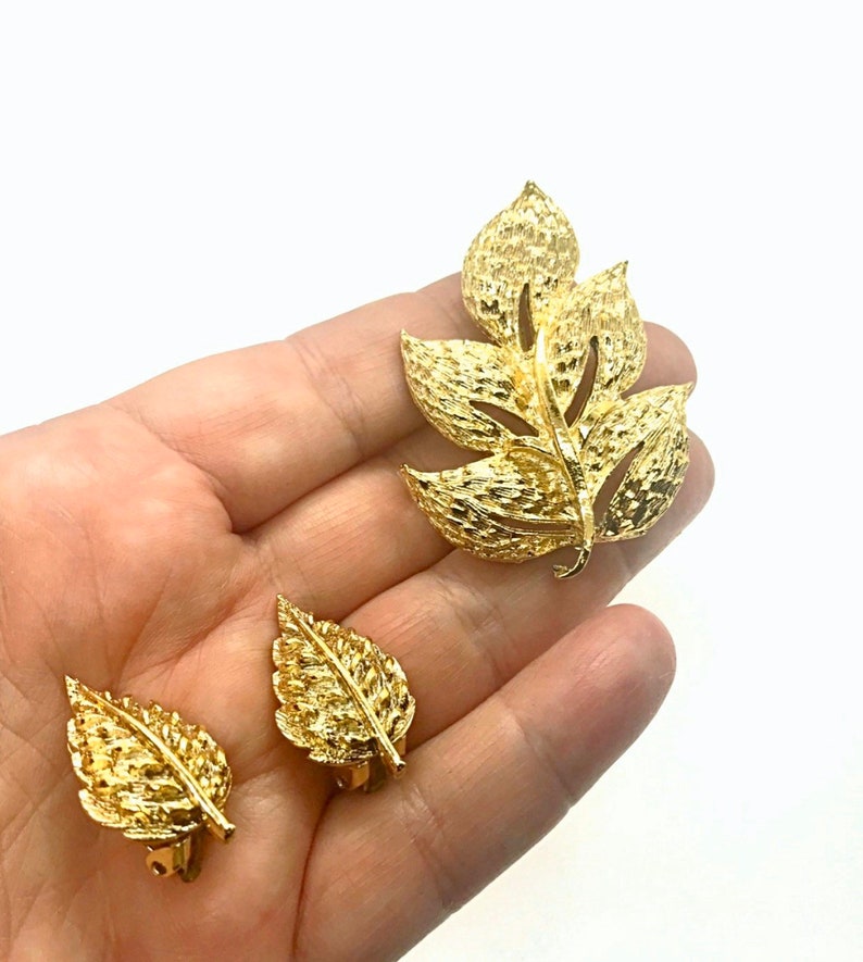 Vintage Coro Leaf Brooch and Earrings Set Goldtone Demi Parure