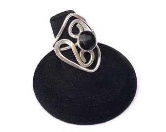 Sterling Silver Abstract Ring, Split Band Open Scrollwork Design, Simulated Onyx Ring Size 6 1/2