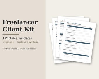 Può includere: Un kit cliente per freelance con 4 modelli stampabili su 14 pagine. La pila di documenti mostra un questionario di accoglienza clienti con sezioni per i dettagli di contatto, le informazioni aziendali e gli obiettivi del progetto.