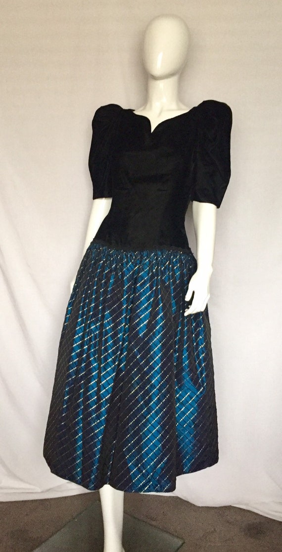 scott mcclintock black velvet dress