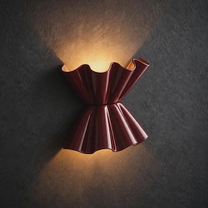 Elegant Brass Flower Wall Light, Vintage Ruffled Shade Sconce, Retro Bedroom Lighting, Decorative Gold Vanity Lamp, Classic Wall Fixture