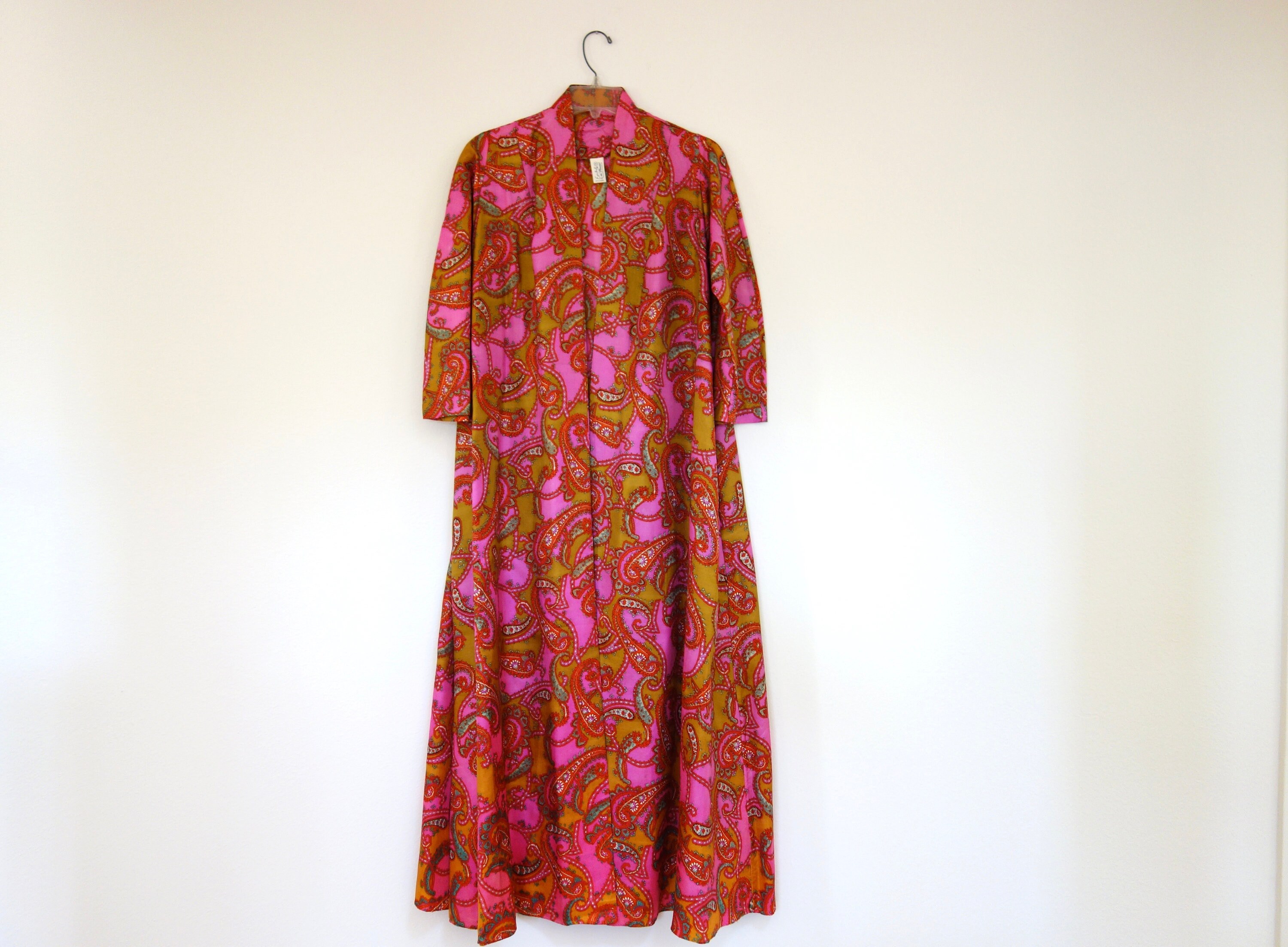 1960s Designer Dressing GownHot Pink 