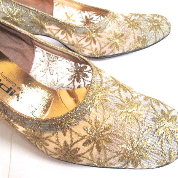 1960s Vintage Sheer Mesh Gold Pumps Chunky Heels Flower Embroidery Sz 8