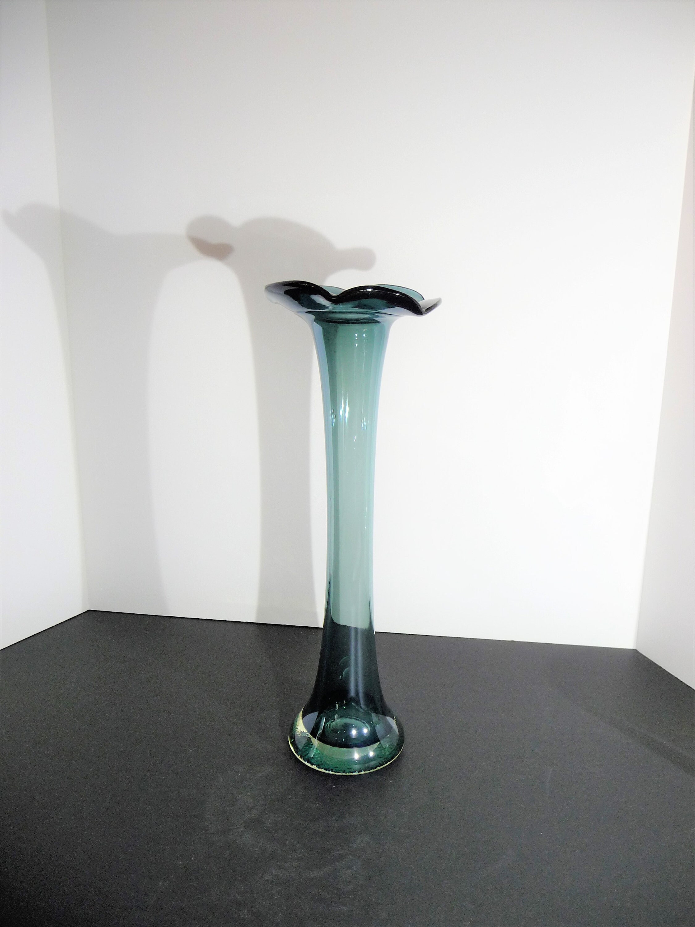 Vintage BLUE TULIP SHAPED Art Glass Vase Artist's Studio Etsy