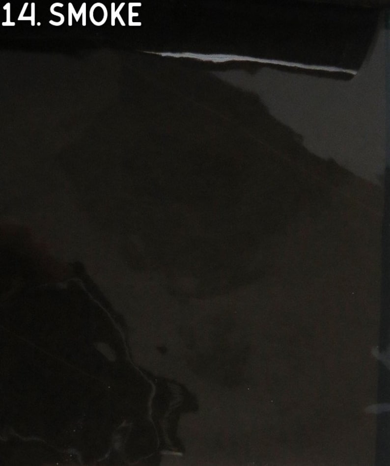 Puede incluir: Un fondo oscuro y ahumado con un acabado brillante. La imagen presenta el texto "14. SMOKE" en blanco en la esquina superior izquierda. El efecto general es una textura profunda y sombreada.