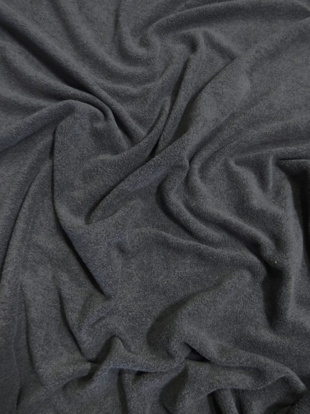 Solid Anti-Pill Polar Fleece; No-Sew Tie Blanket Fabric (Kelly Green)