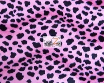 Dalmatian Print Velboa Faux Fur - Pink - Se vende cortado a medida - 58"/60" Ancho