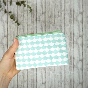 Mini trousse de maquillage, petite trousse à cosmétiques pour articles de voyage indispensables, pochette à fermeture éclair pour de l'argent, petite trousse de toilette