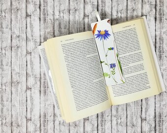 Flowered Bookmark, Handcrafted Book Marker, Perfect Gift for Bookworms