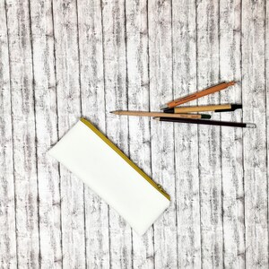 Astuccio in pelle vegana, foderato in cotone