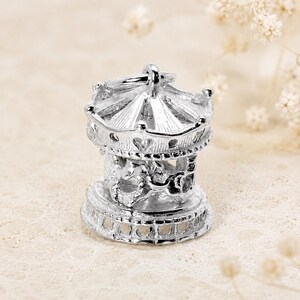 Colgante de carrusel móvil de plata de ley, colgante de feria