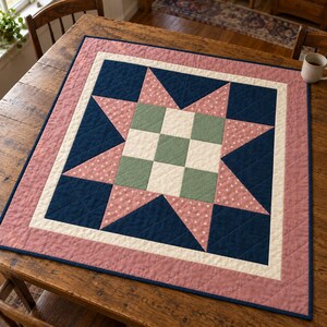 Barn Star Quiltpatroon PDF, Rosewood Meadow Star, Blush Floral en Navy Lap Quilt, 48 x 48 inch, geïllustreerd prototype afbeelding 3