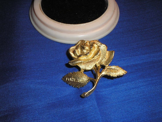Vintage rose flower WIBC Portland pin - image 3