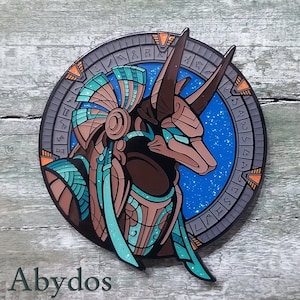 Badge broche Anubis Egypte métal coulé pins plaque vis métallique
