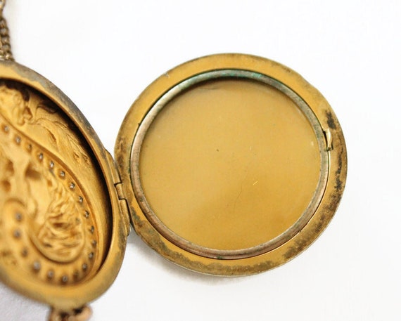 Antique Art Nouveau Gold Locket - Gold Filled Que… - image 4