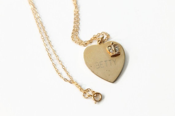 Vintage Heart Pendant Engraved Betty Necklace - G… - image 2