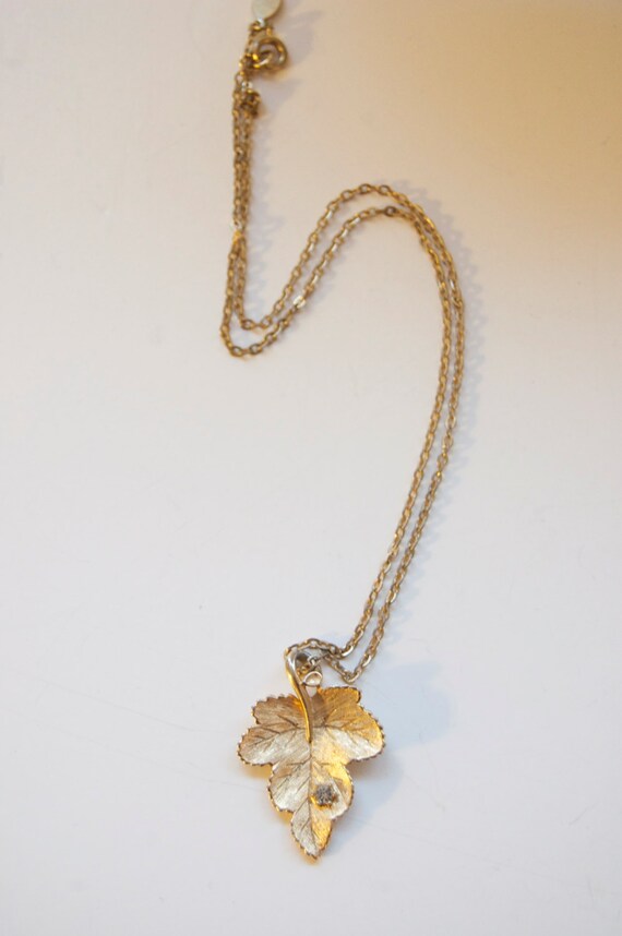 Vintage Leaf Necklace with Rhinestone, Gold tone,… - image 5