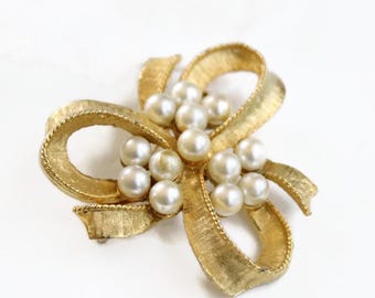 Vintage Faux Pearl Gold Tone Bow Brooch