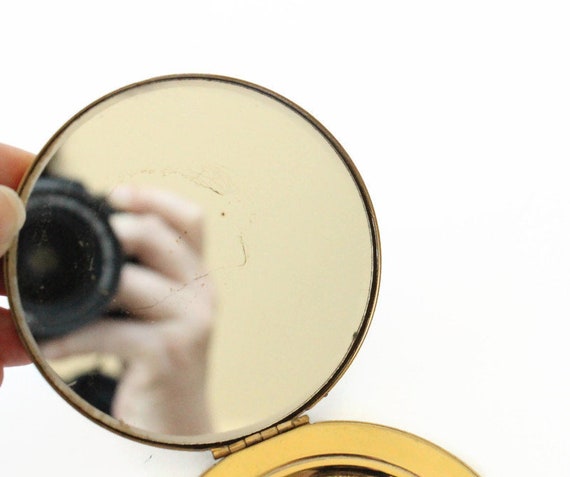 Vintage Gold Compact - Makeup Powder Mirror - Red… - image 5