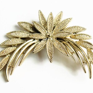 Vintage Flower Brooch, Retro Costume Jewelry, Circa 1960&#39;s