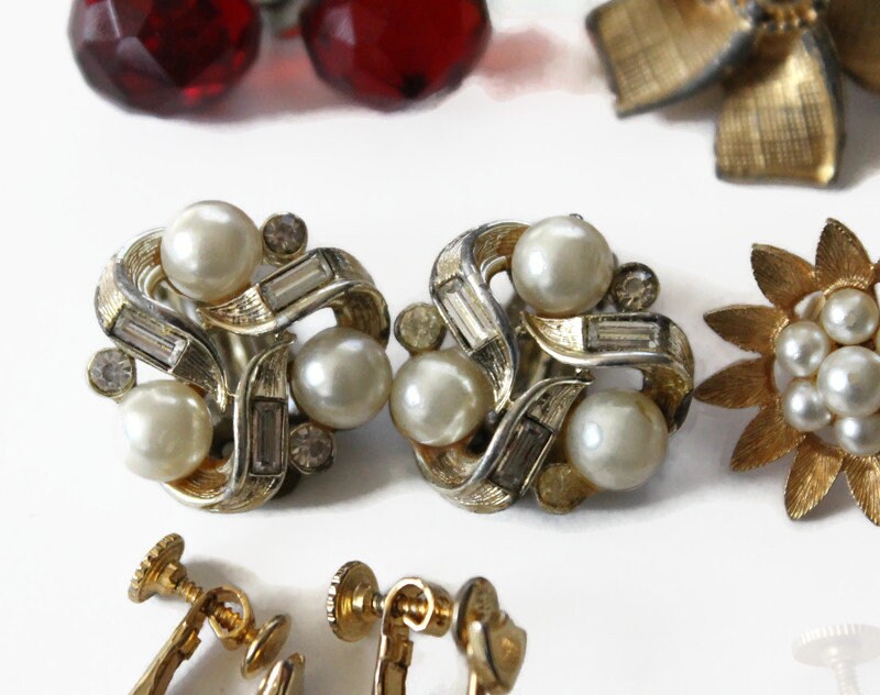 ANCIENNE PAIRE BOUCLES OREILLES CLIPS EMAILLES MARQUE DOLCE VITA STOCK