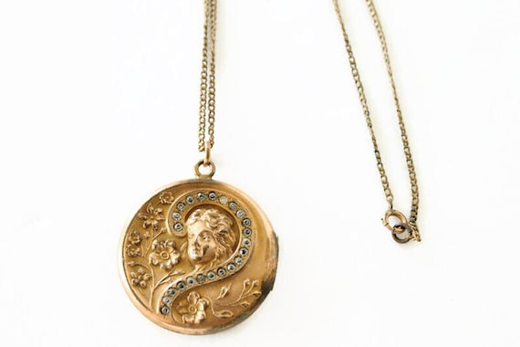 Antique Art Nouveau Gold Locket - Gold Filled Que… - image 5