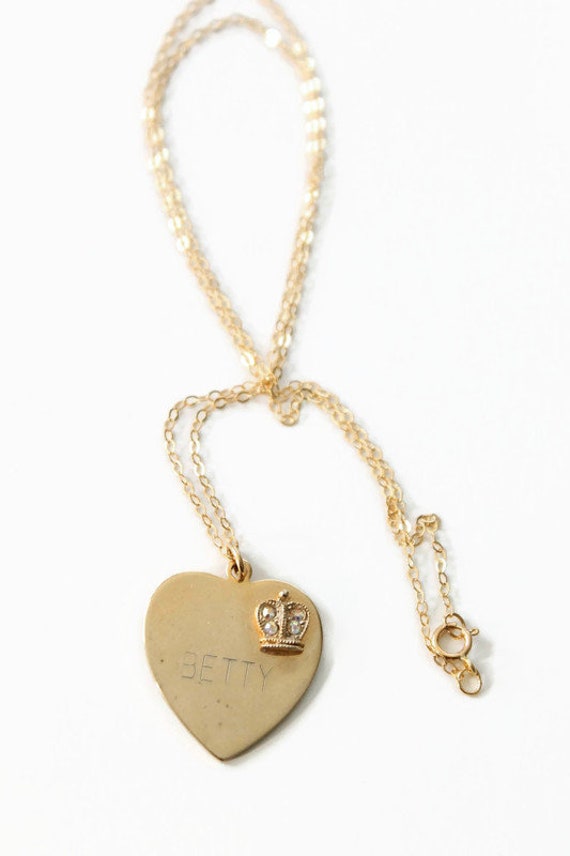 Vintage Heart Pendant Engraved Betty Necklace - G… - image 4