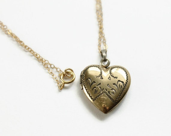 Vintage Heart Locket Necklace - Photo Keepsake Lo… - image 6