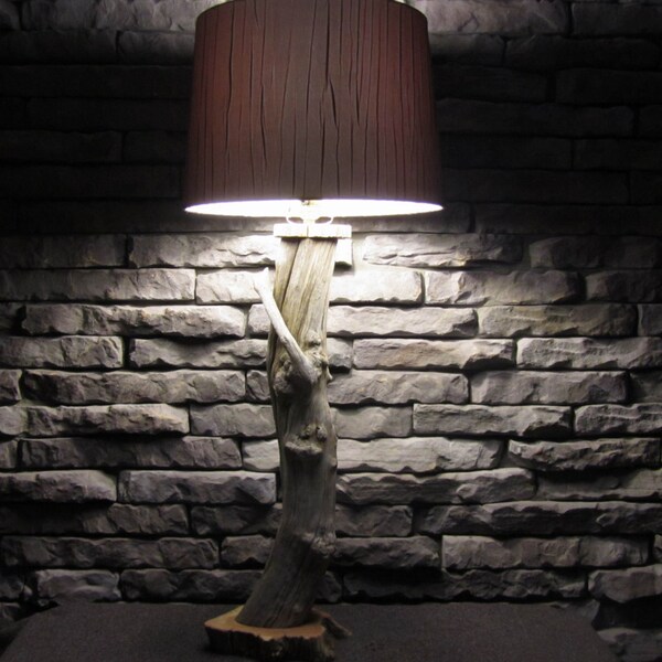 Cedar driftwood table lamp