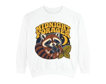 Raccoon Sweatshirt, Midnight Forager Retro Crewneck, Vintage 70s Woodland Animal Graphic, Blackberry Picking Gift for Nature Lovers