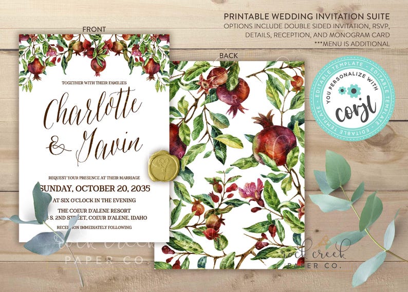 K&ouml;nnte beinhalten: Druckbare Hochzeitseinladungssuite mit einem Aquarelldesign mit Granat&auml;pfeln und Gr&uuml;n. Die Vorderseite zeigt die Namen "Charlotte & Gavin" und Veranstaltungsdetails. Die R&uuml;ckseite hat ein sich wiederholendes Granatapfelmuster.