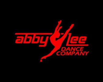 Könnte beinhalten: Ein leuchtend rotes grafisches Logo vor einem einfarbigen schwarzen Hintergrund. Das Design zeigt den Text "abby lee" und "DANCE COMPANY" mit einer stilisierten Silhouette einer tanzenden Person in einer Sprungpose im Schriftzug.
