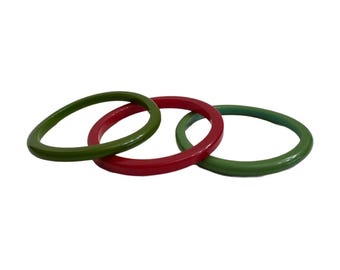 Vintage BAKELITE Bangle Bracelet Lot of 3 Green and Red Asymmetrical 31.64 Grams