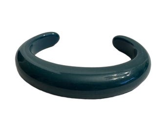 Vintage Green Bakelite Cuff Bracelet 23.14 grams