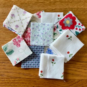 80 X 2 ”Pre-Cut ~ Gemischt, Quadrate ~ Neu, Vintage ~ Laura Ashley ~ Puppenhaus, Knöpfe, Karten, Scrapbook